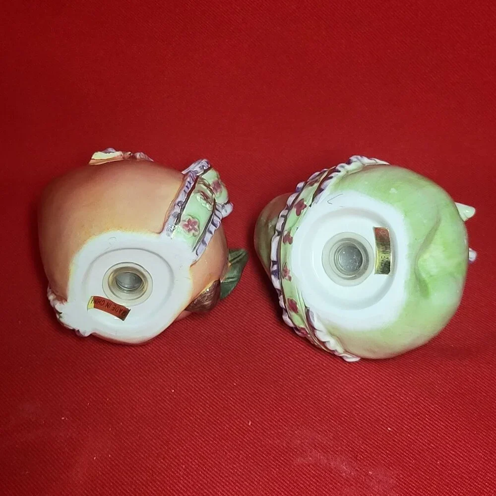 Ceramic Salt and Pepper Shakers Set Fruit Pear Peach Wrapped in Bow Floral Ribbo